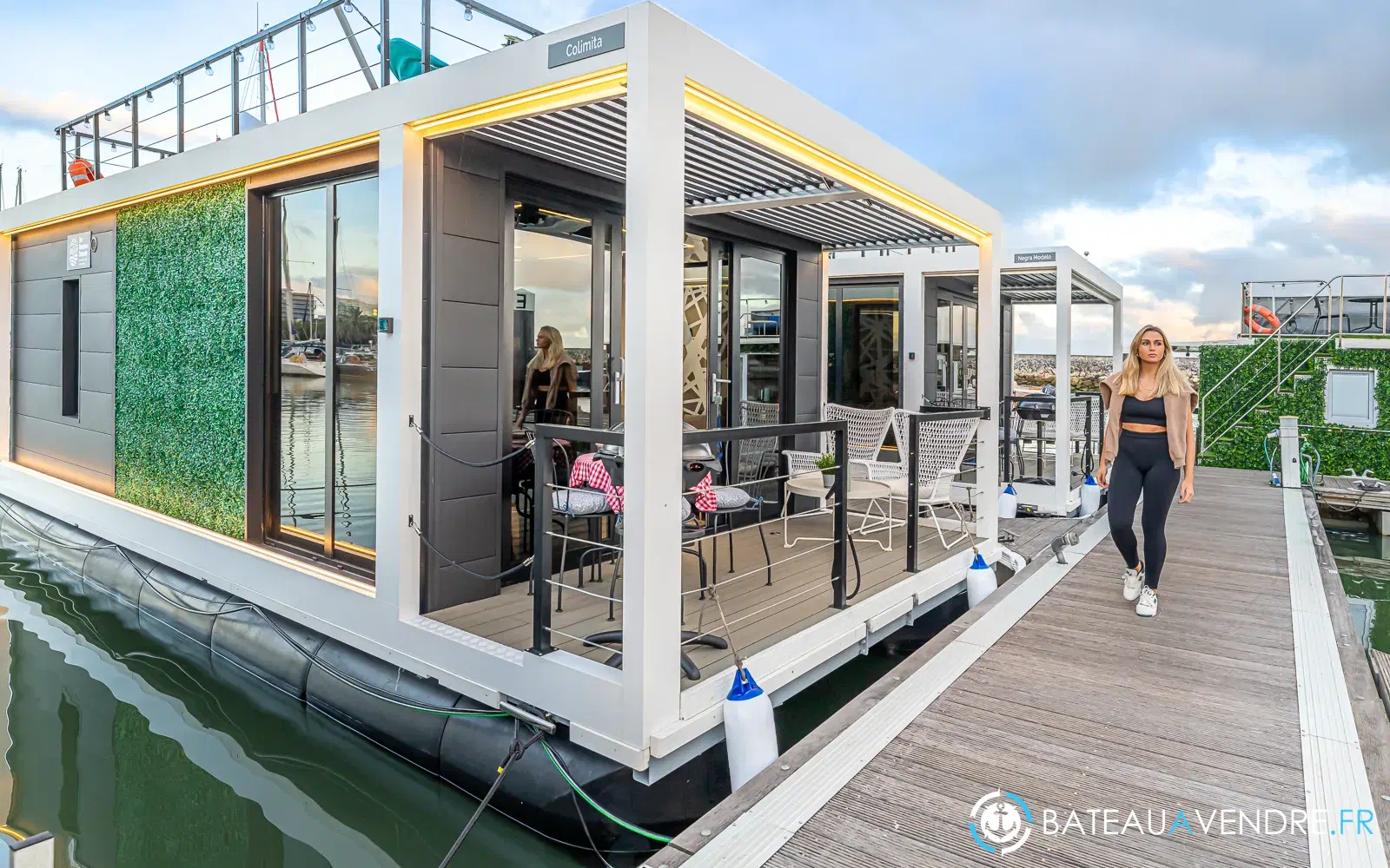 slider 3 La Mare Modern 10