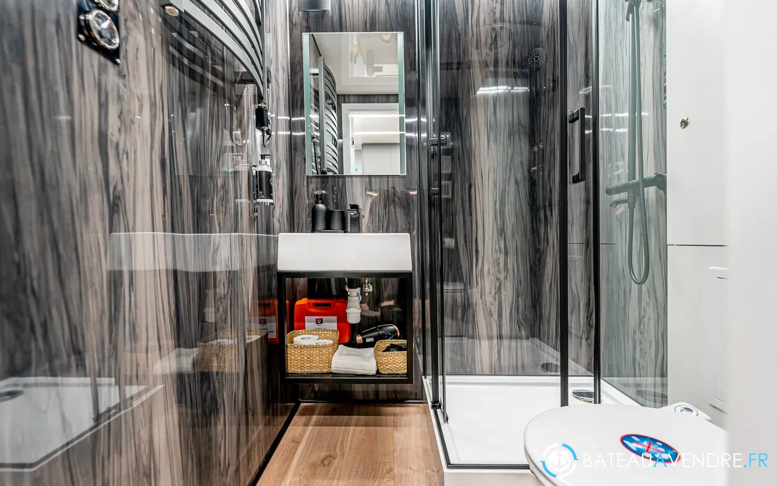 slider 14 La Mare Modern 10