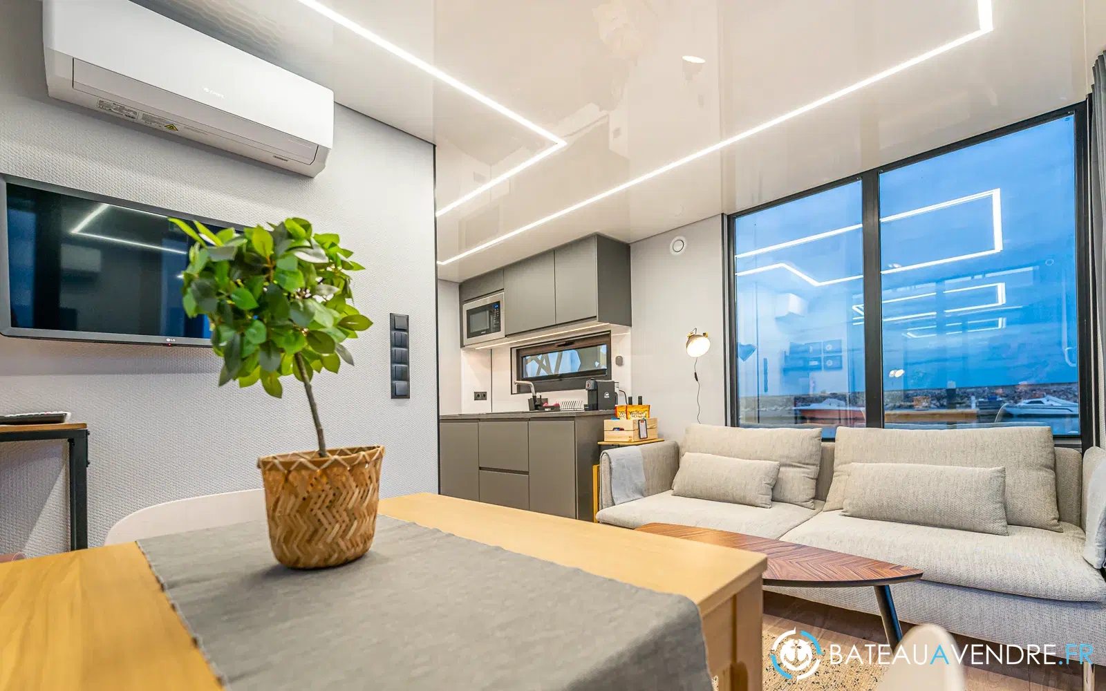 slider 17 La Mare Modern 10