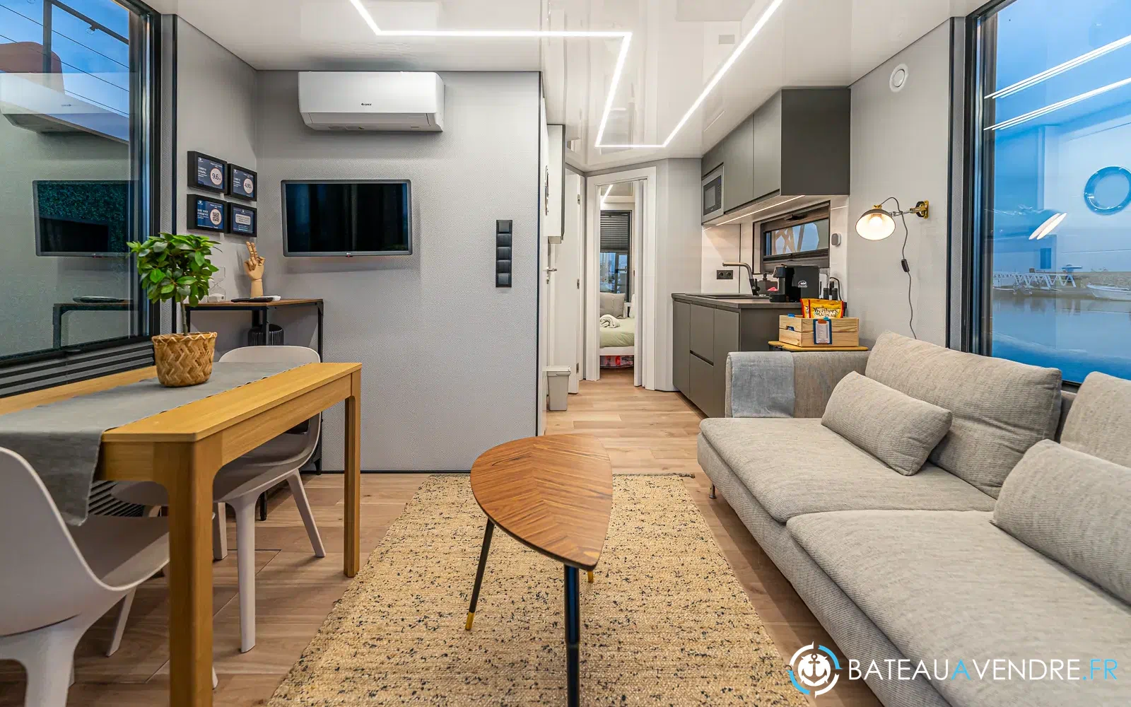 slider 18 La Mare Modern 10