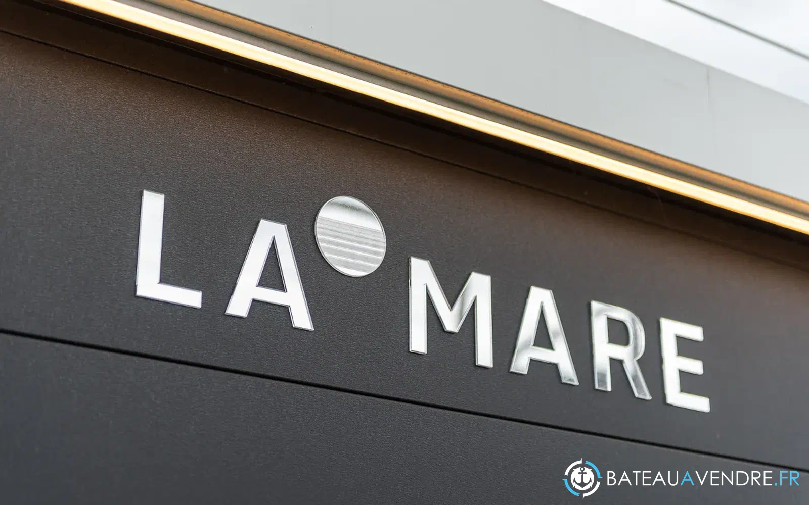 slider 26 La Mare Modern 15