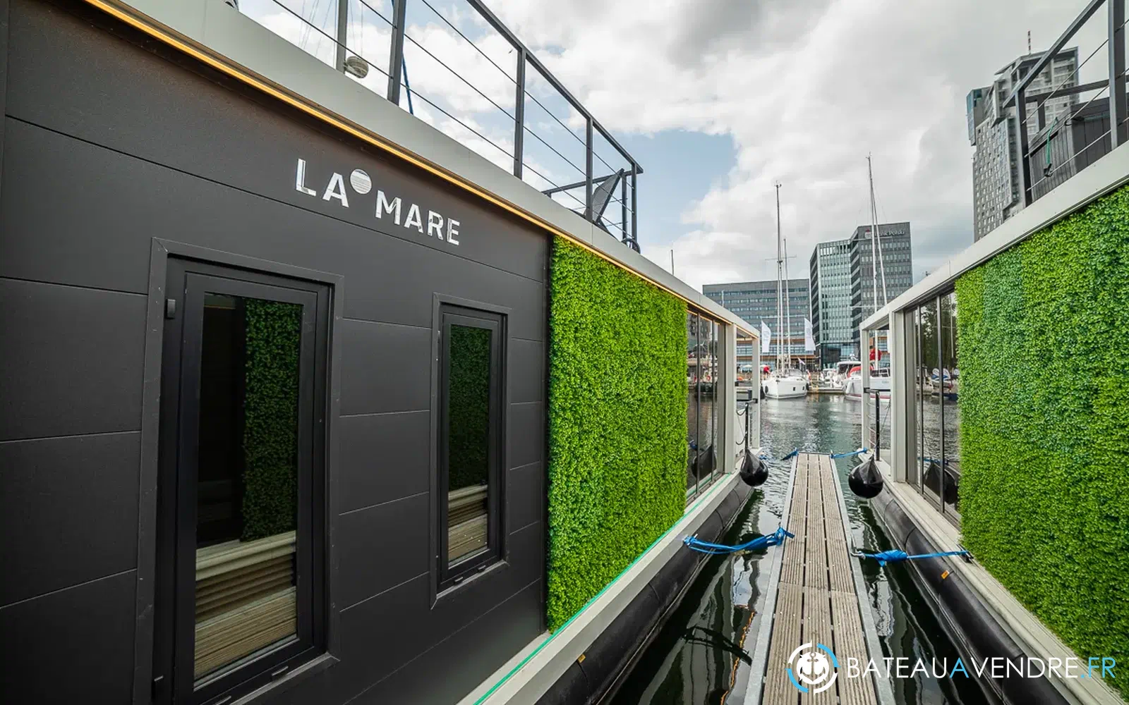 slider 27 La Mare Modern 15
