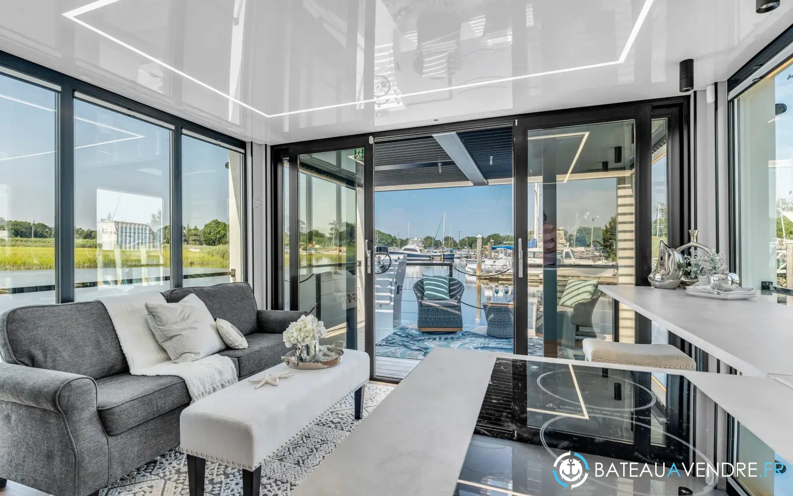 slider 13 La Mare Modern 14