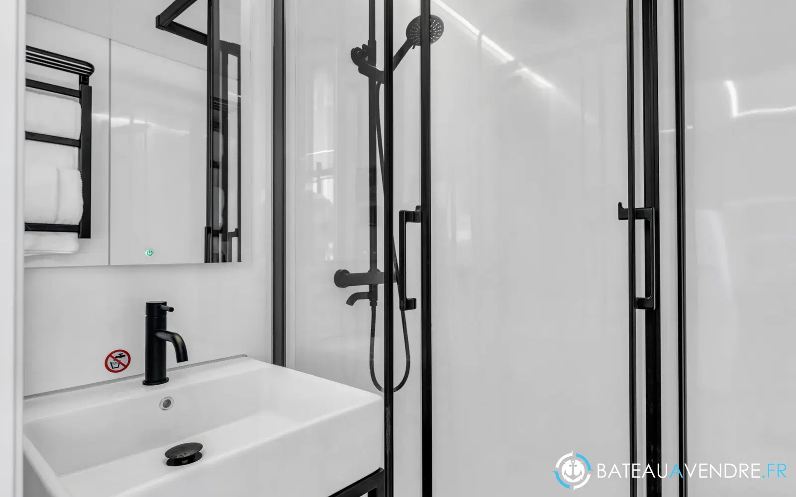 slider 14 La Mare Modern 14