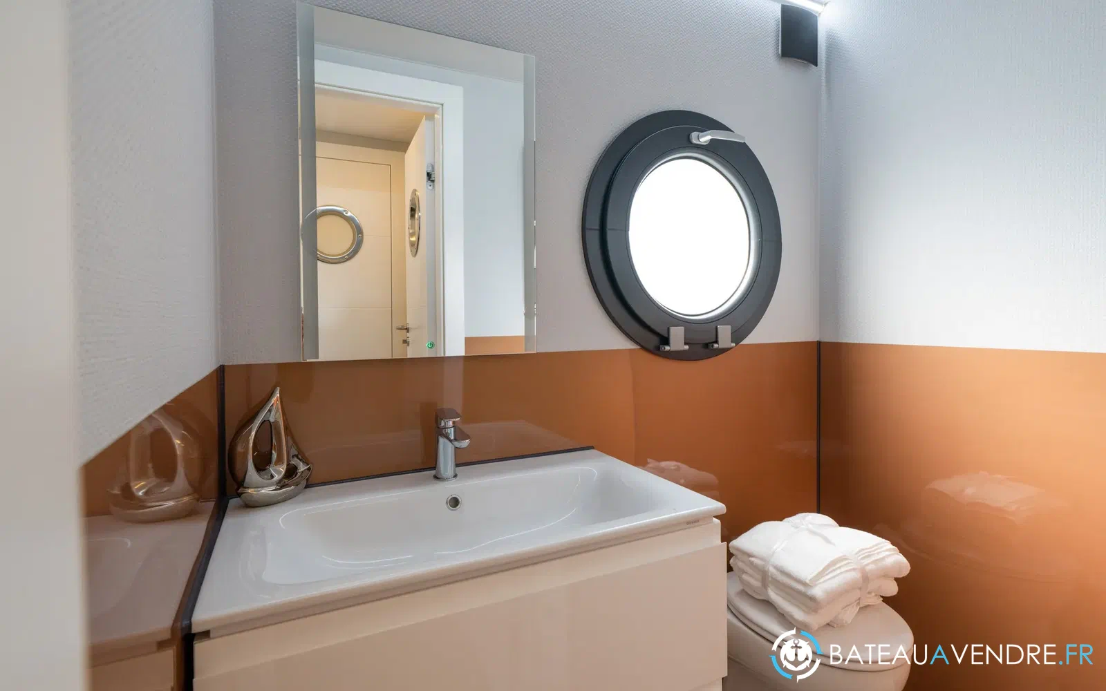 slider 26 La Mare Apartboat XXL