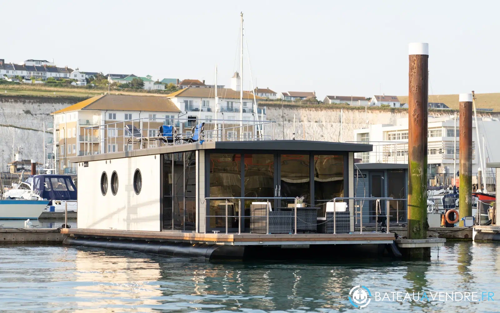 slider 0 La Mare Apartboat XXL
