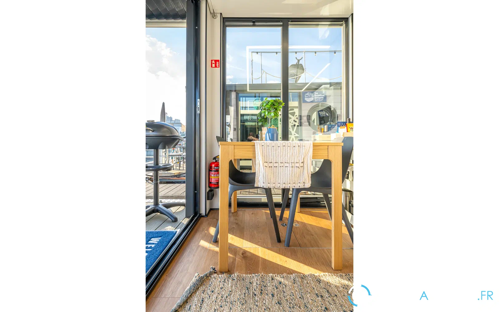 slider 17 La Mare Modern 9