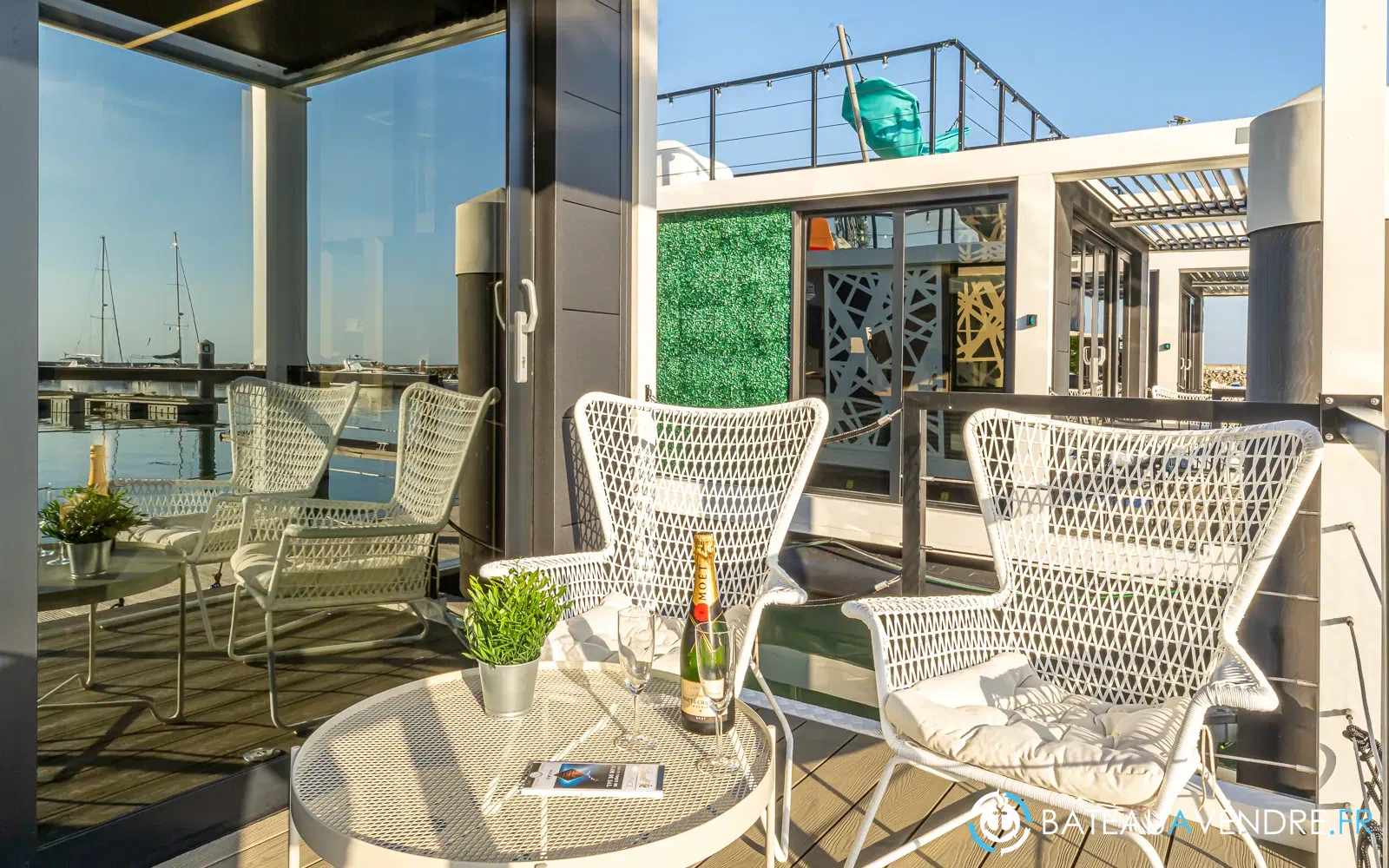 slider 11 La Mare Modern 9