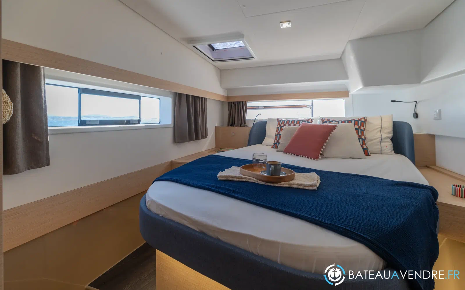 slider 11 Fountaine Pajot FP 44