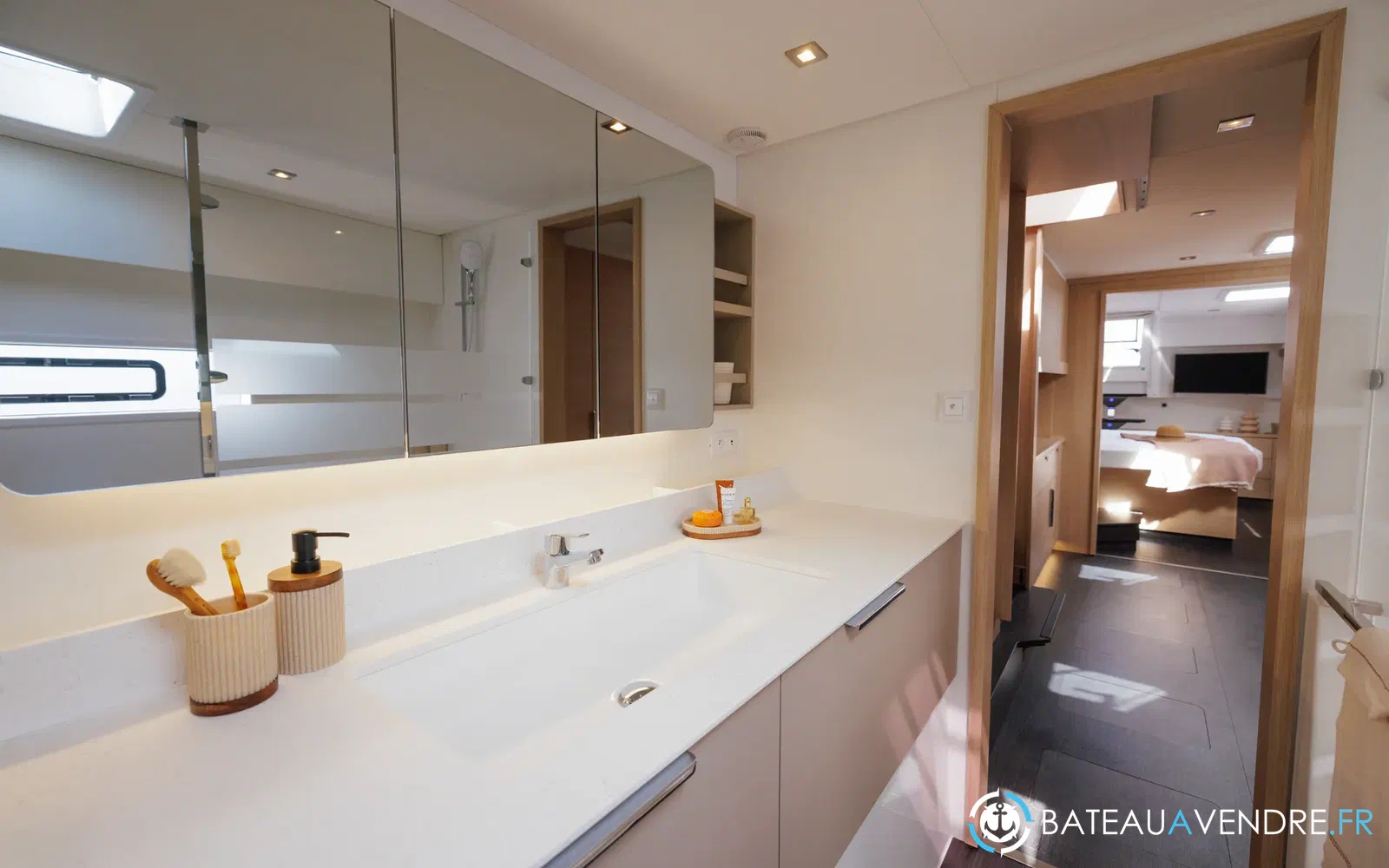 slider 21 Fountaine Pajot FP 48