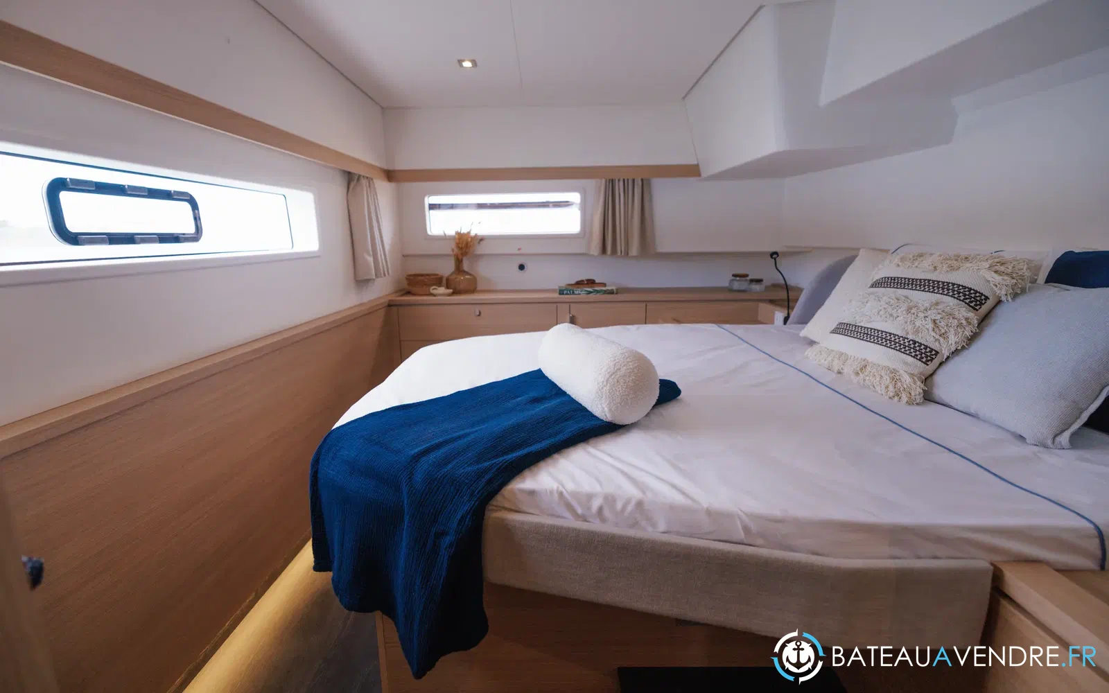 slider 23 Fountaine Pajot FP 48