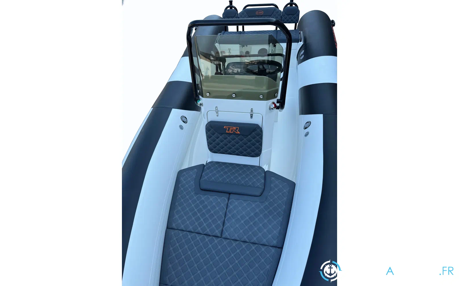slider 5 3D Tender TR6 70cv