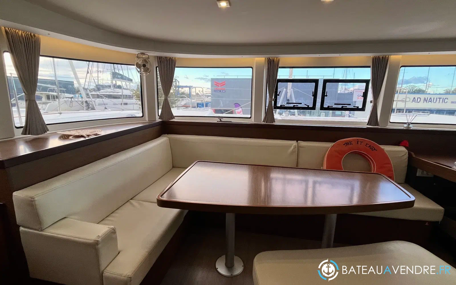slider 22 Lagoon 42