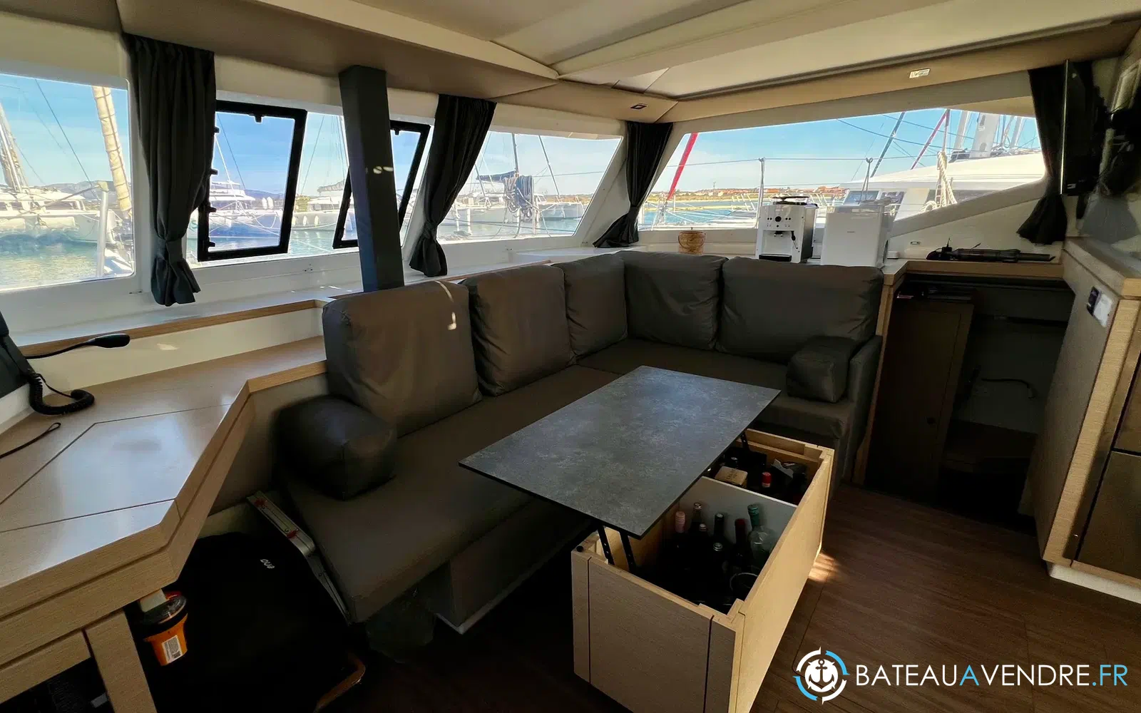 slider 4 Fountaine Pajot Lucia 40