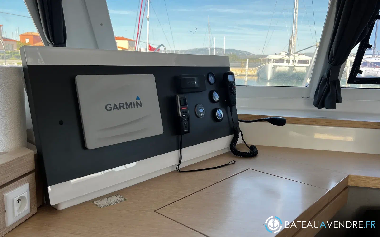 slider 5 Fountaine Pajot Lucia 40