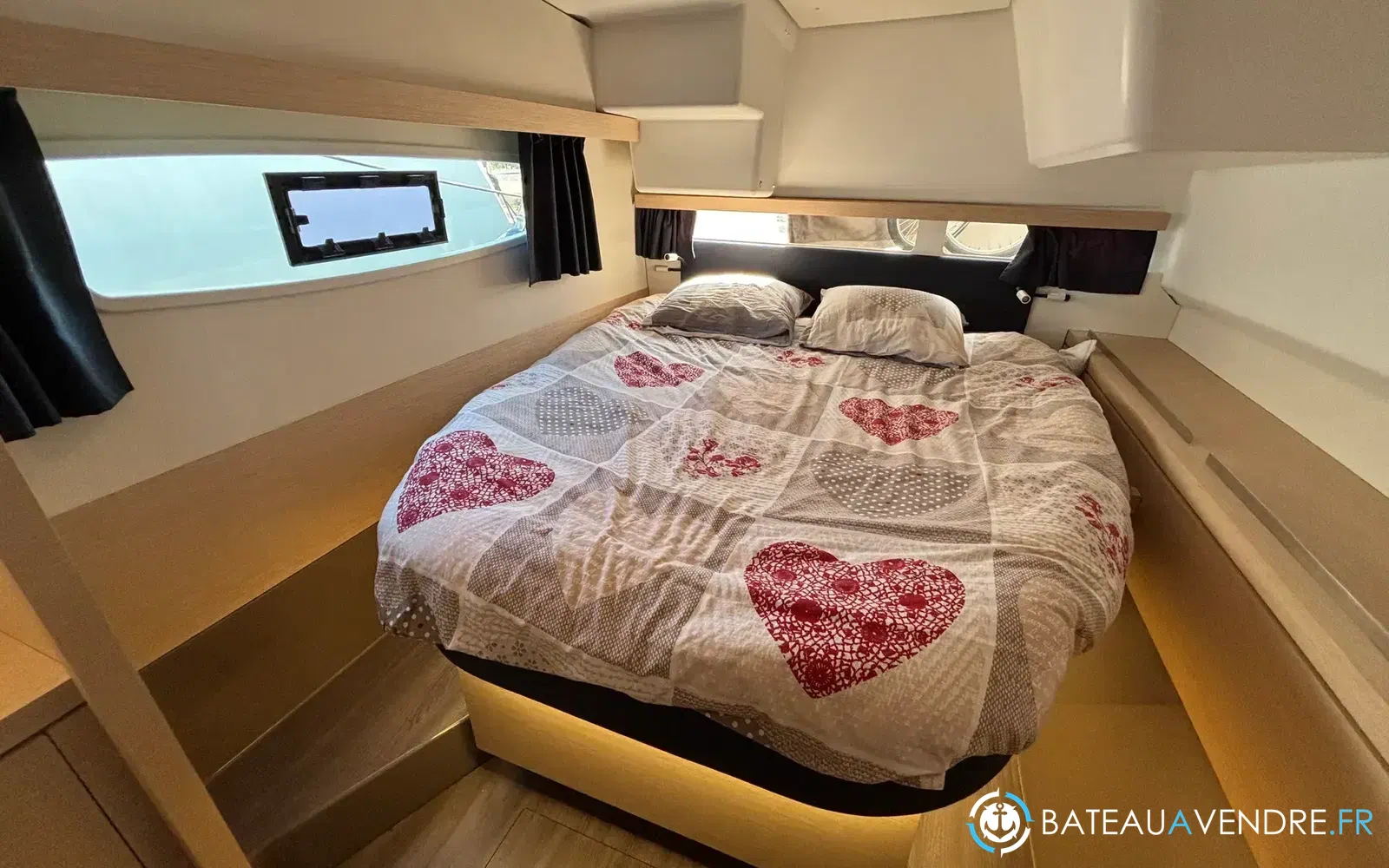 slider 9 Fountaine Pajot Lucia 40