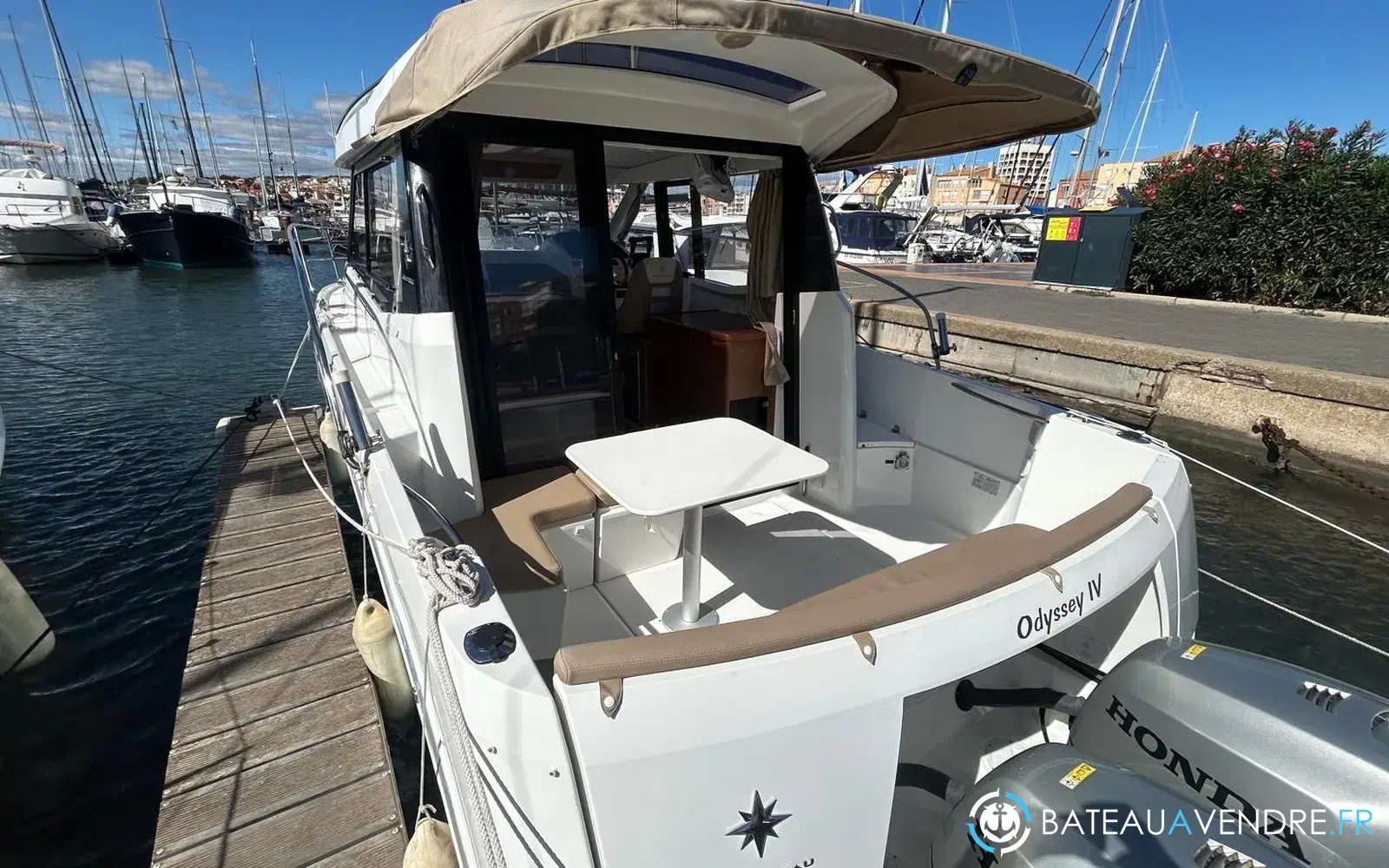 slider 5 Jeanneau Merry Fisher 855