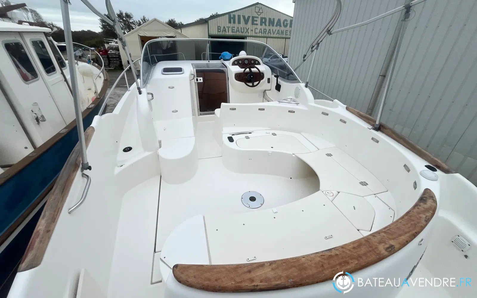 slider 7 Jeanneau Leader 805