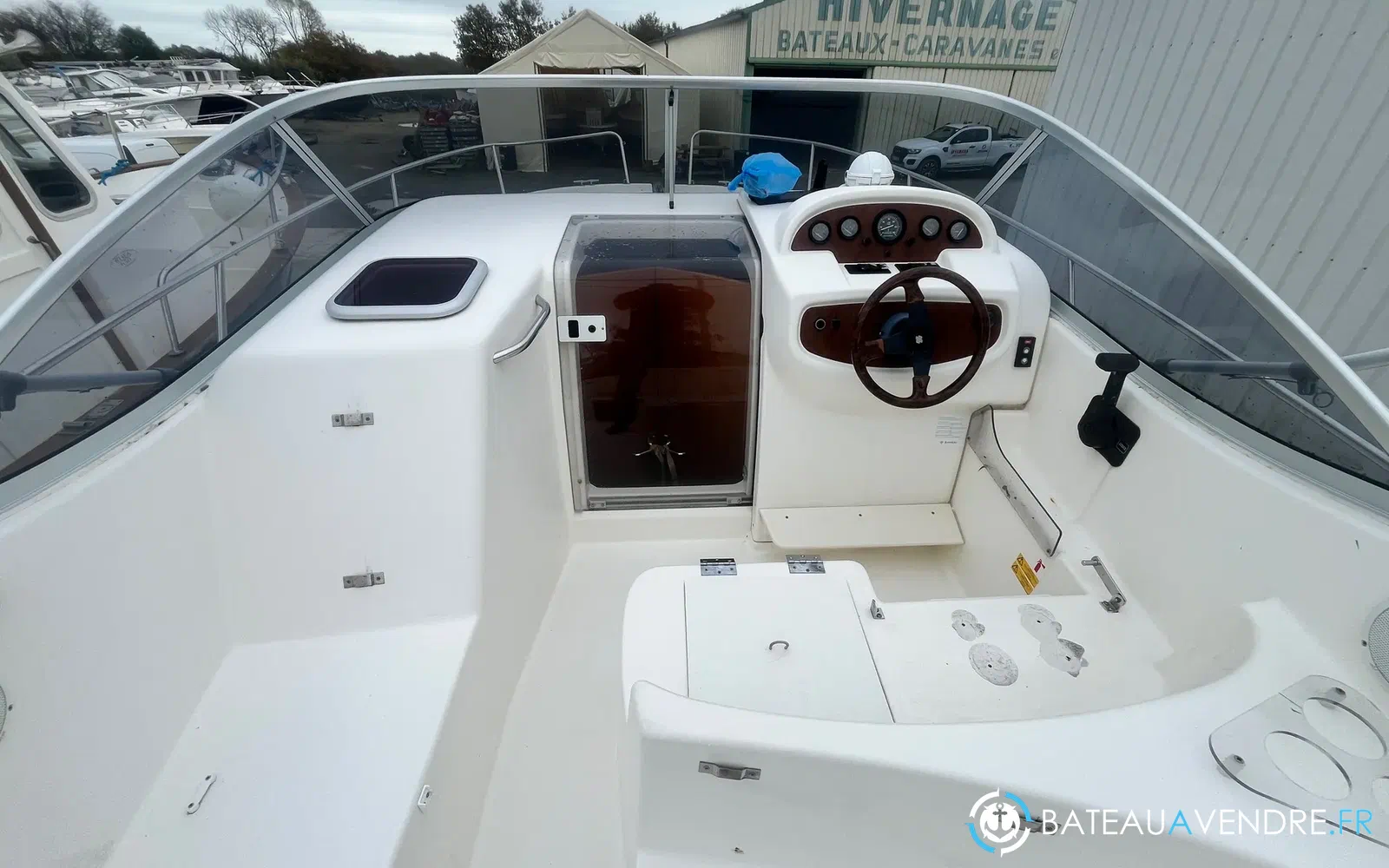 slider 8 Jeanneau Leader 805