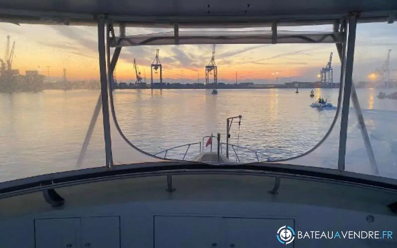 slider 16 Hatteras