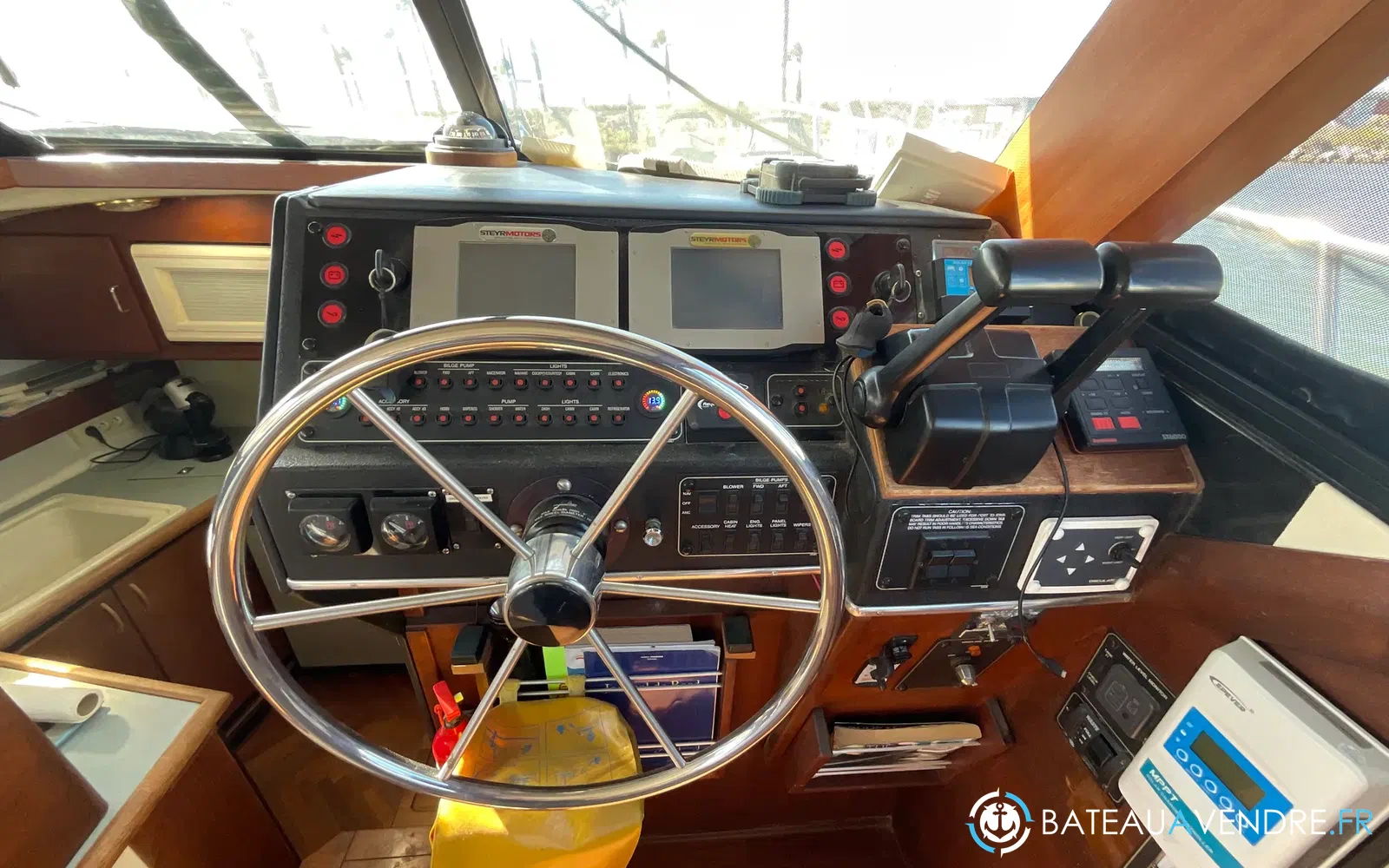 slider 15 Bayliner 3288 Fly