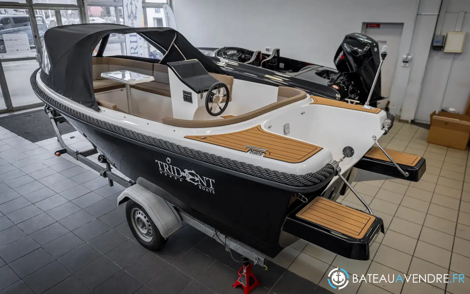 slider 11 Trident Marine 520 classic
