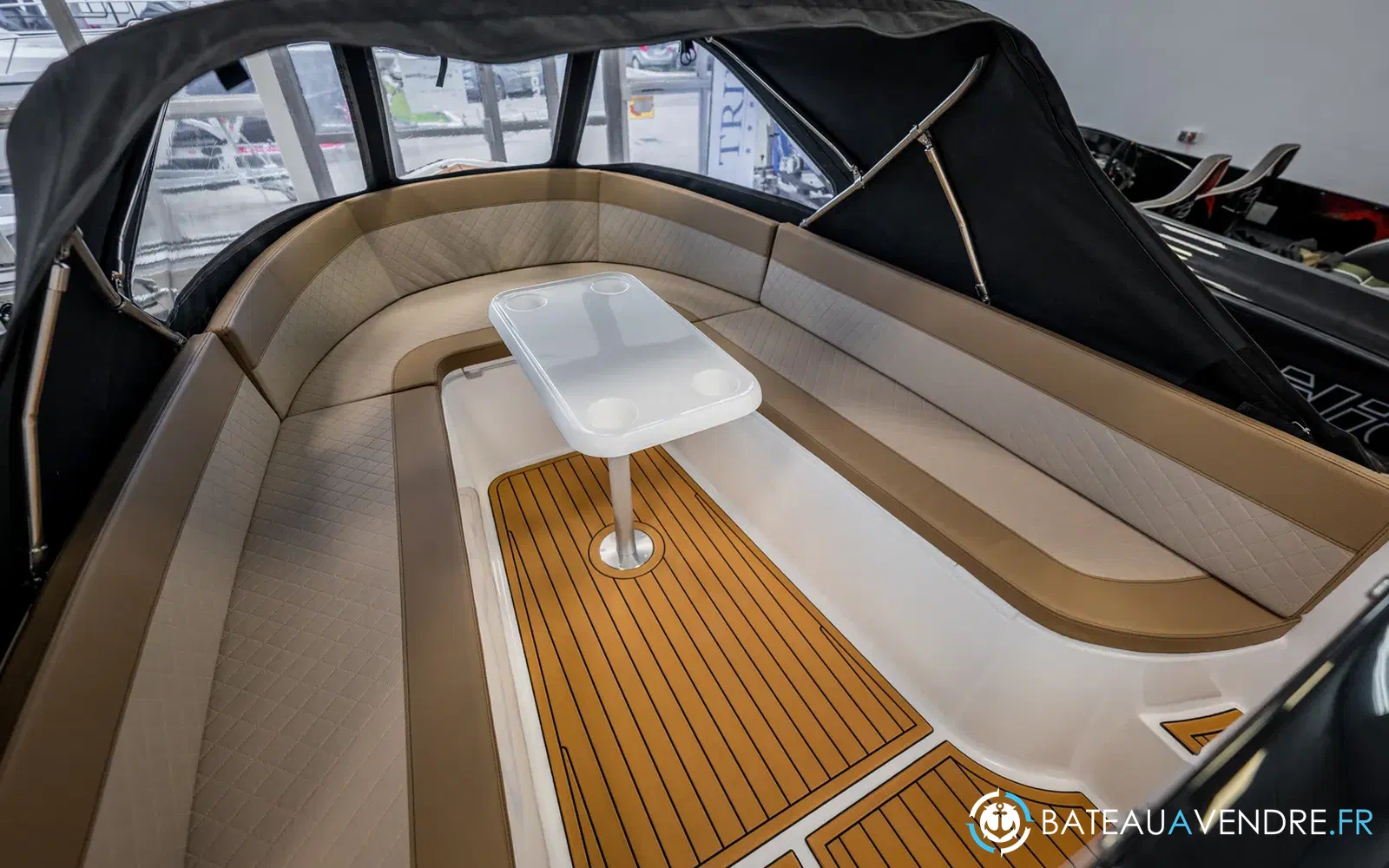 slider 12 Trident Marine 520 classic