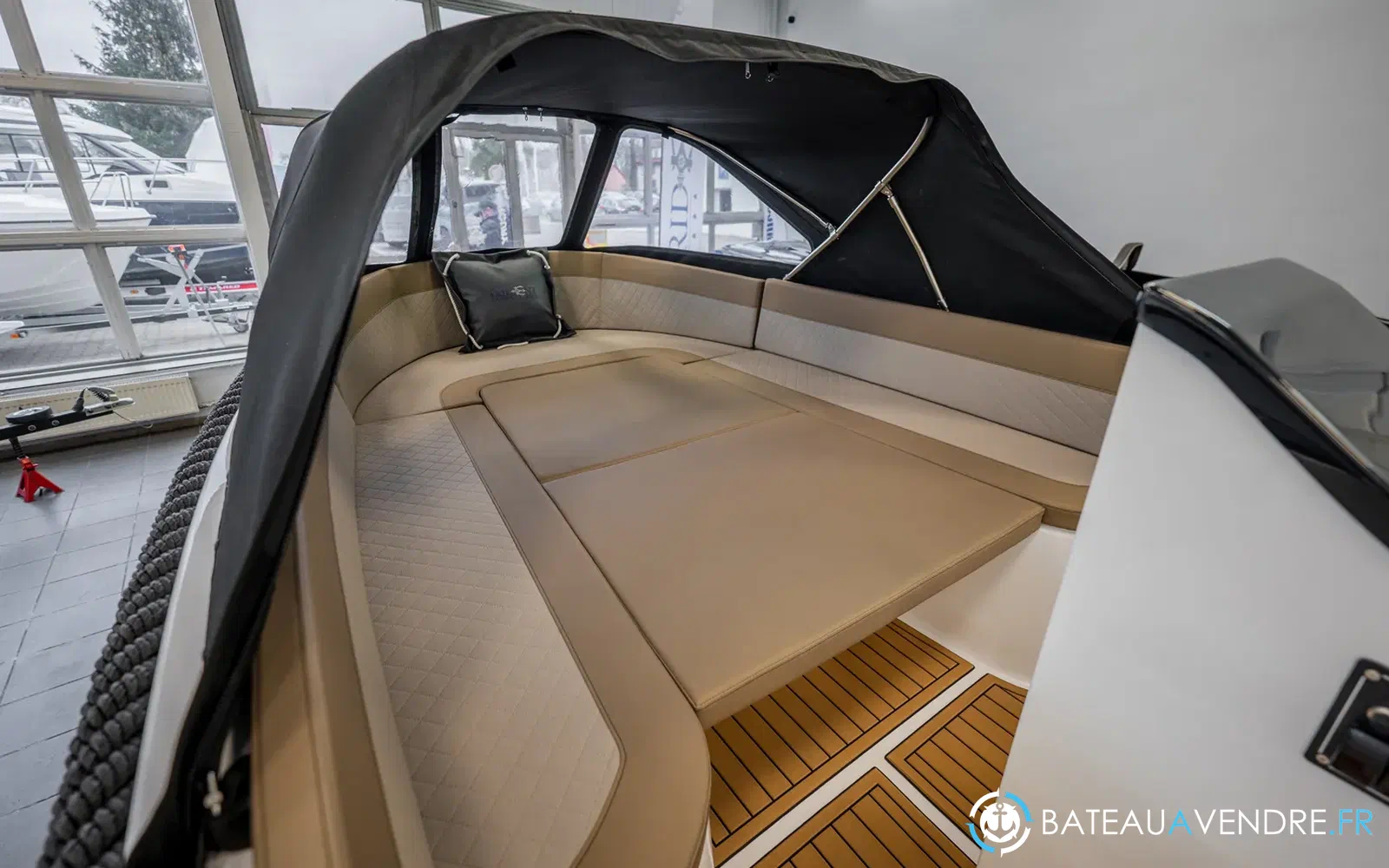 slider 13 Trident Marine 520 classic