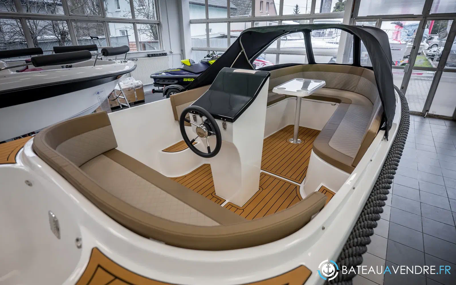 slider 14 Trident Marine 520 classic