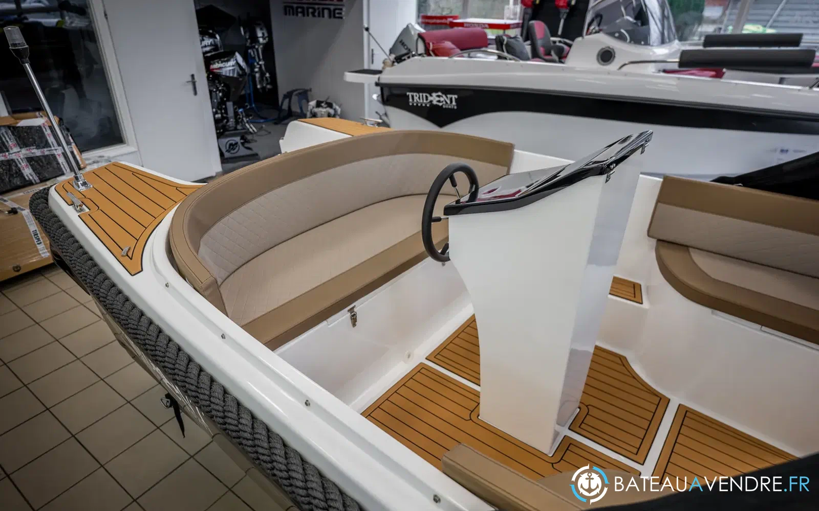 slider 16 Trident Marine 520 classic