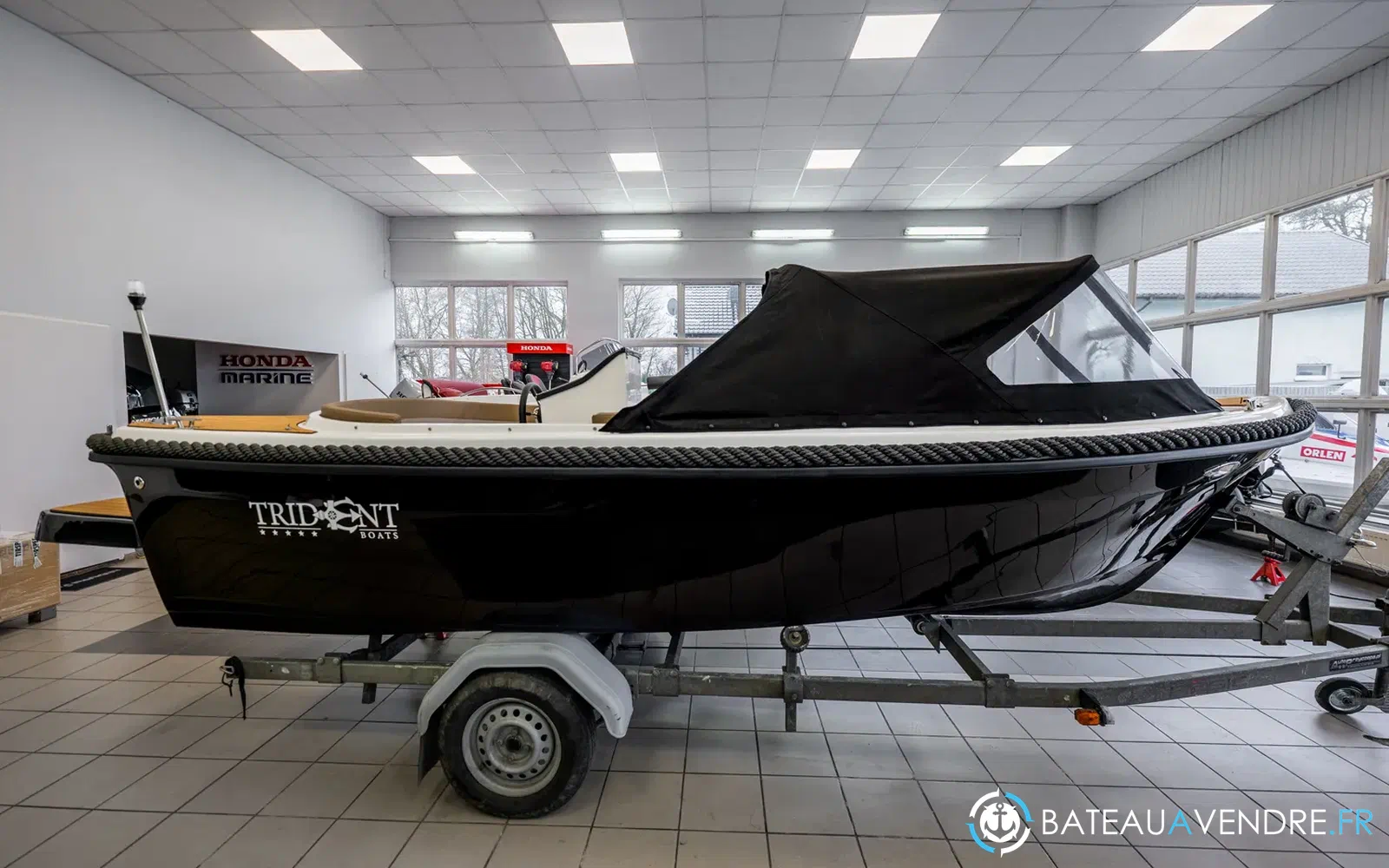 slider 2 Trident Marine 520 classic