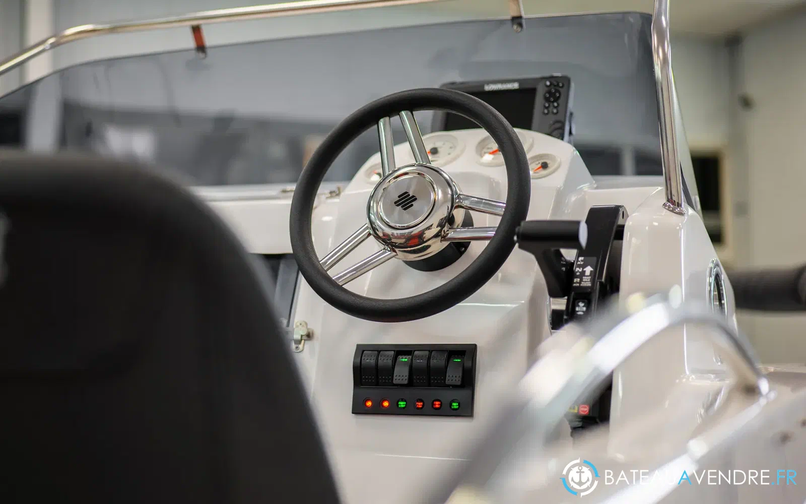 slider 10 Trident Marine 530 SPORT