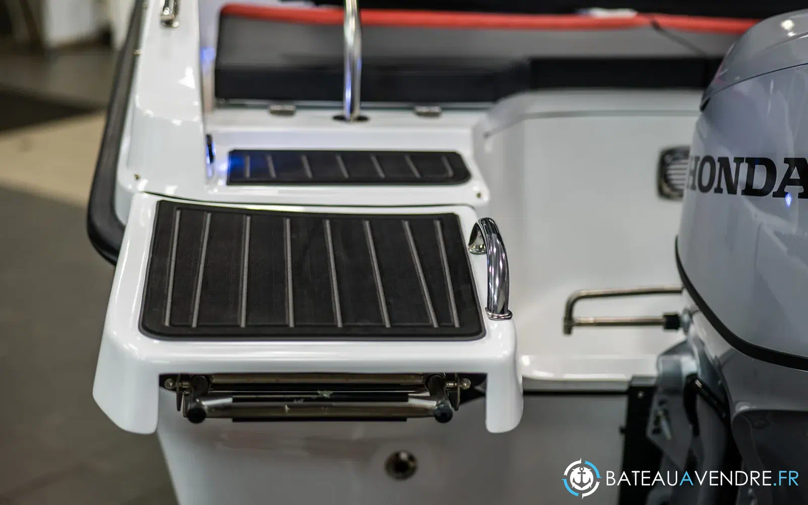 slider 16 Trident Marine 530 SPORT