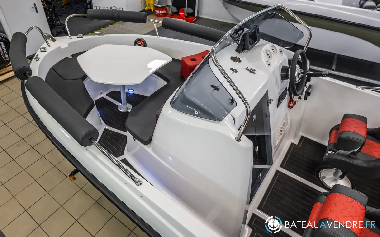 slider 4 Trident Marine 530 SPORT