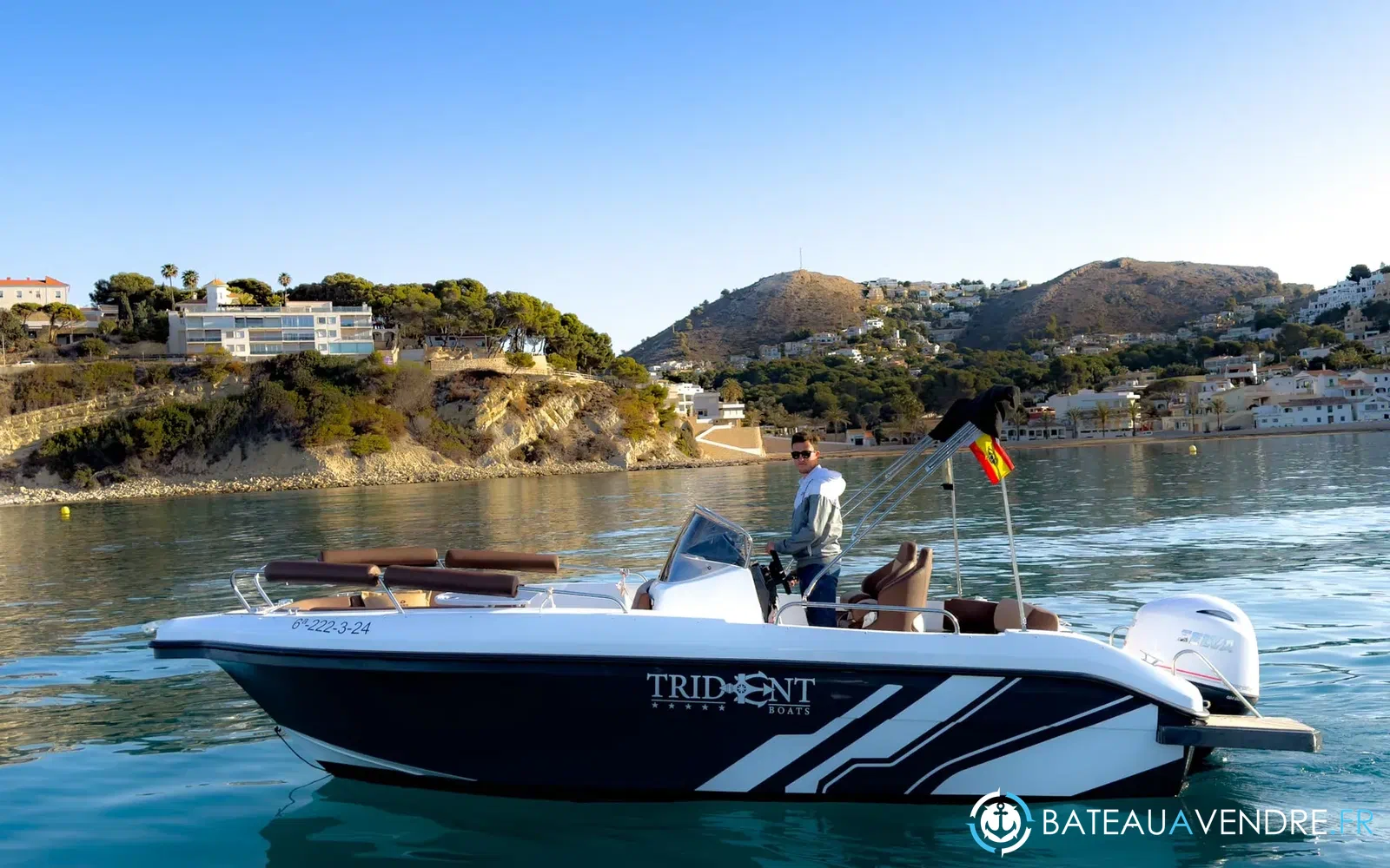 slider 2 Trident Marine 630 OPEN