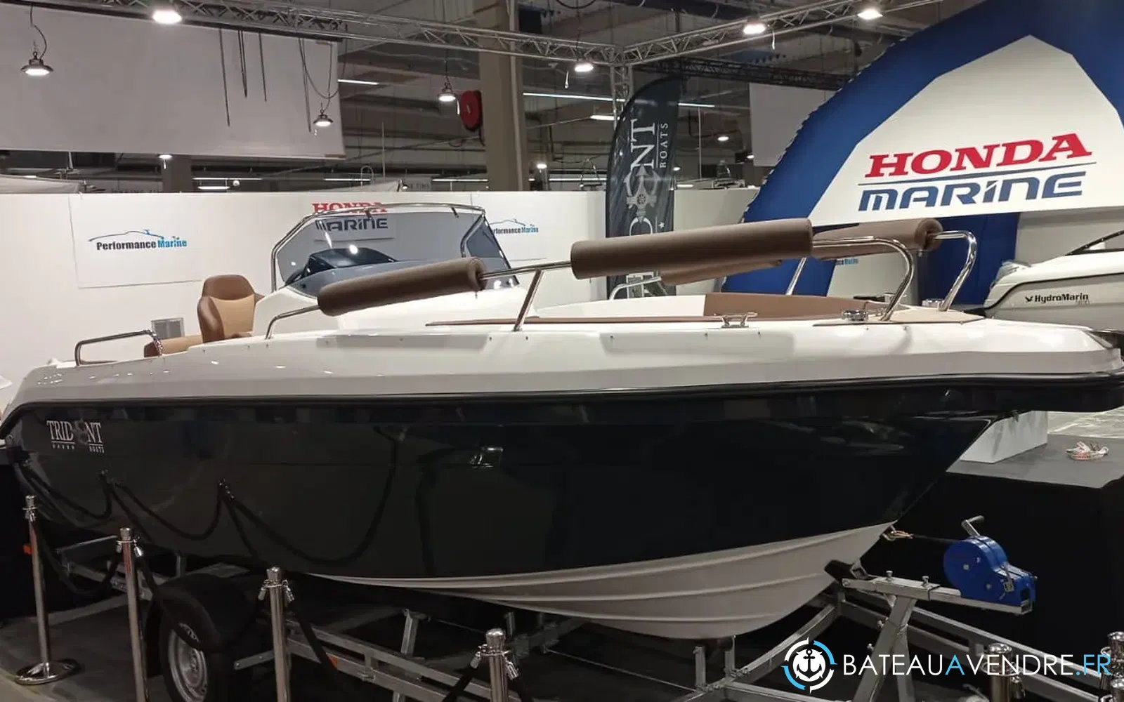 slider 3 Trident Marine 630 OPEN