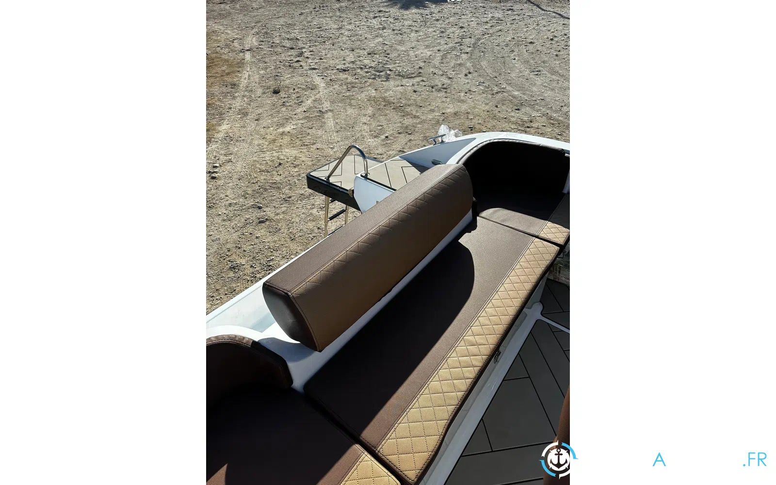 slider 6 Trident Marine 630 OPEN