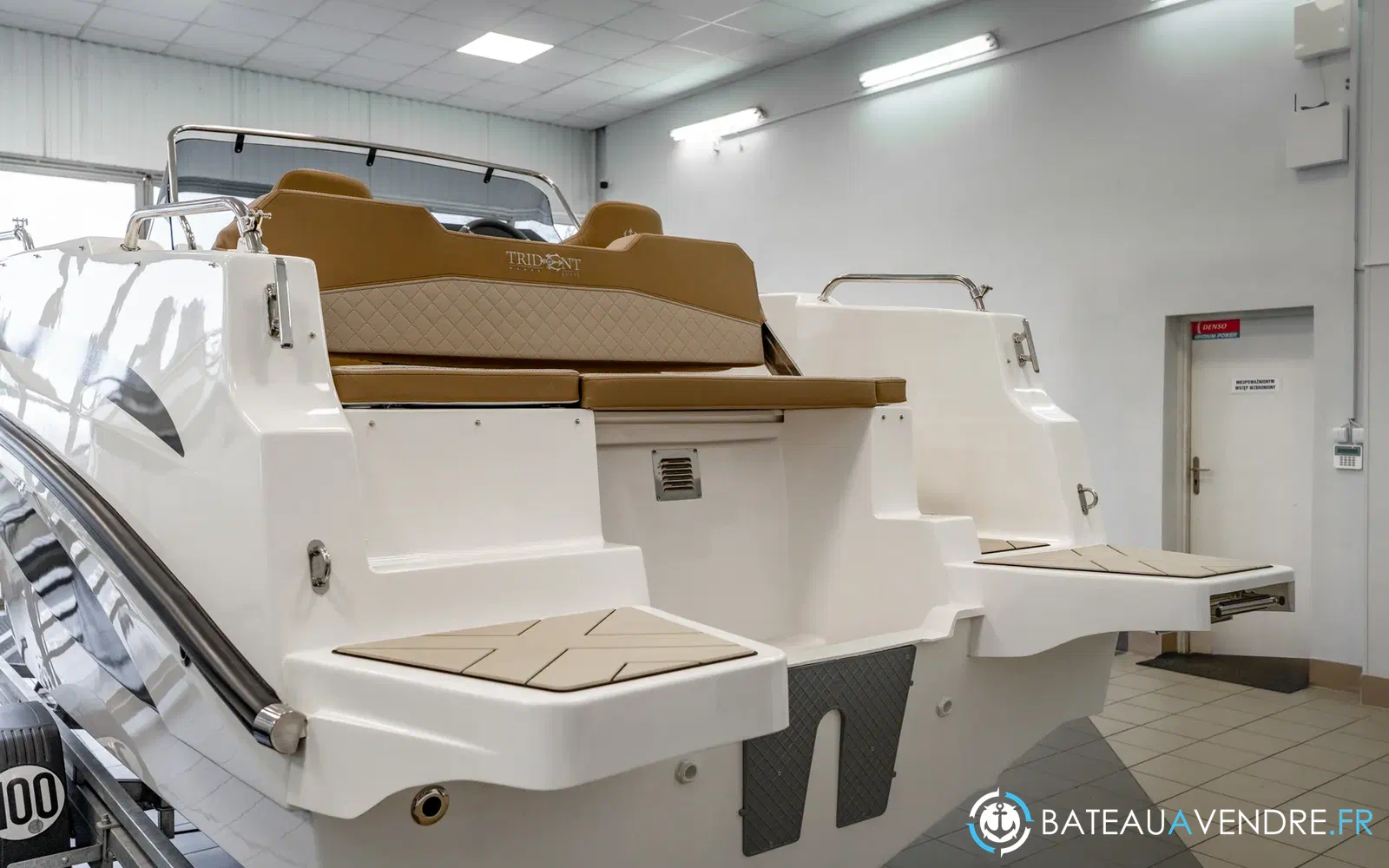 slider 18 Trident Marine 640 SUNDECK