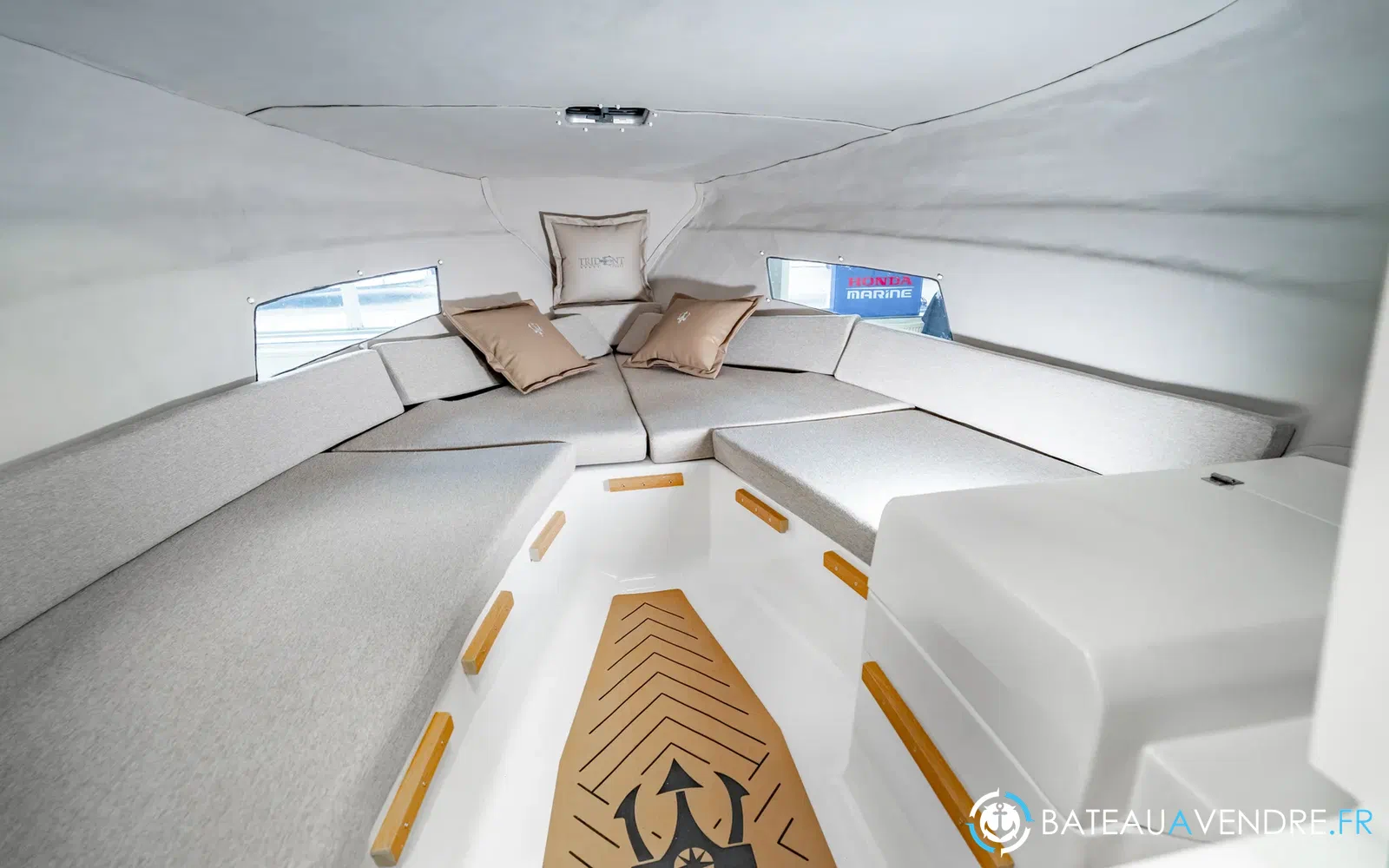 slider 20 Trident Marine 640 SUNDECK
