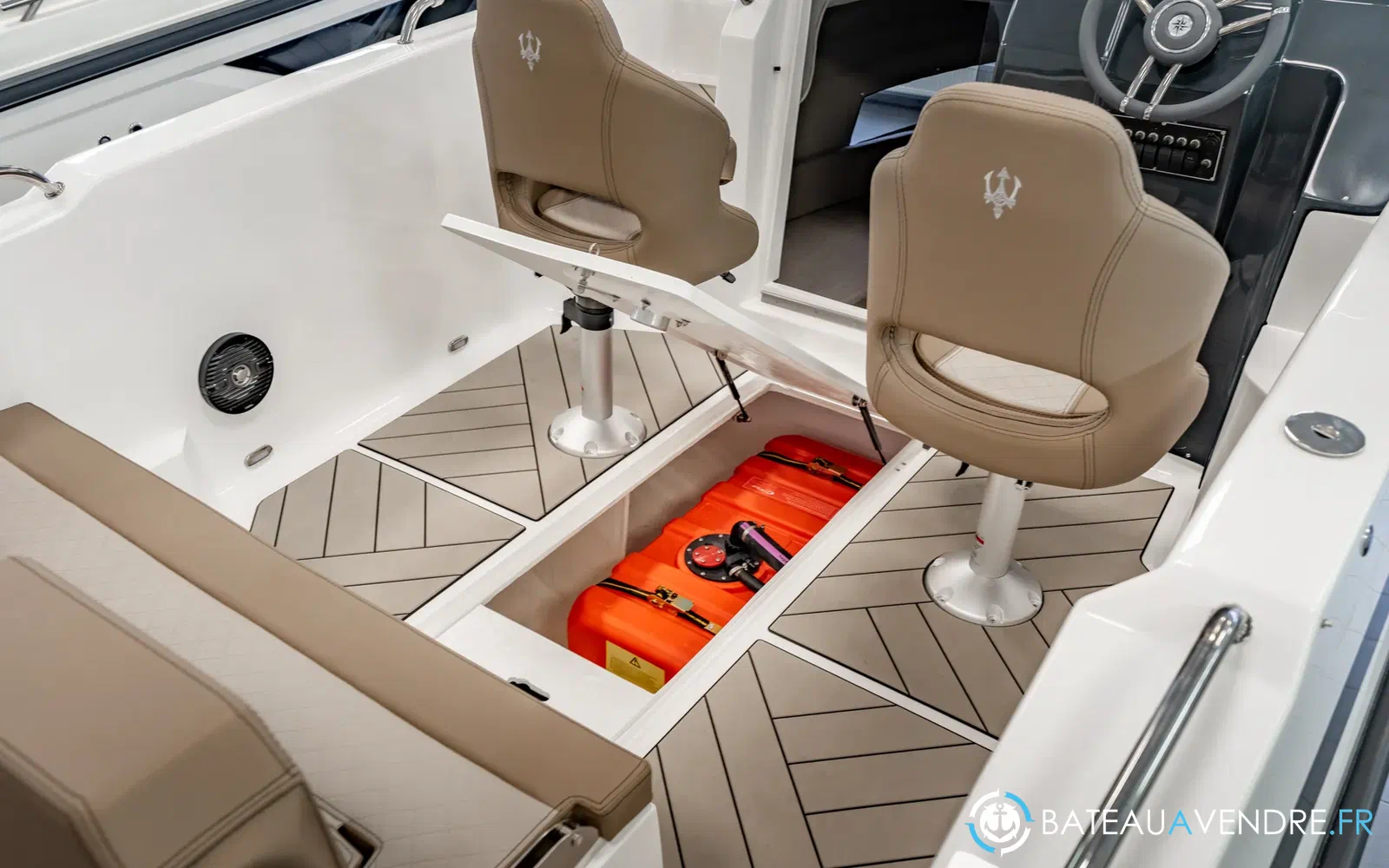 slider 21 Trident Marine 640 SUNDECK