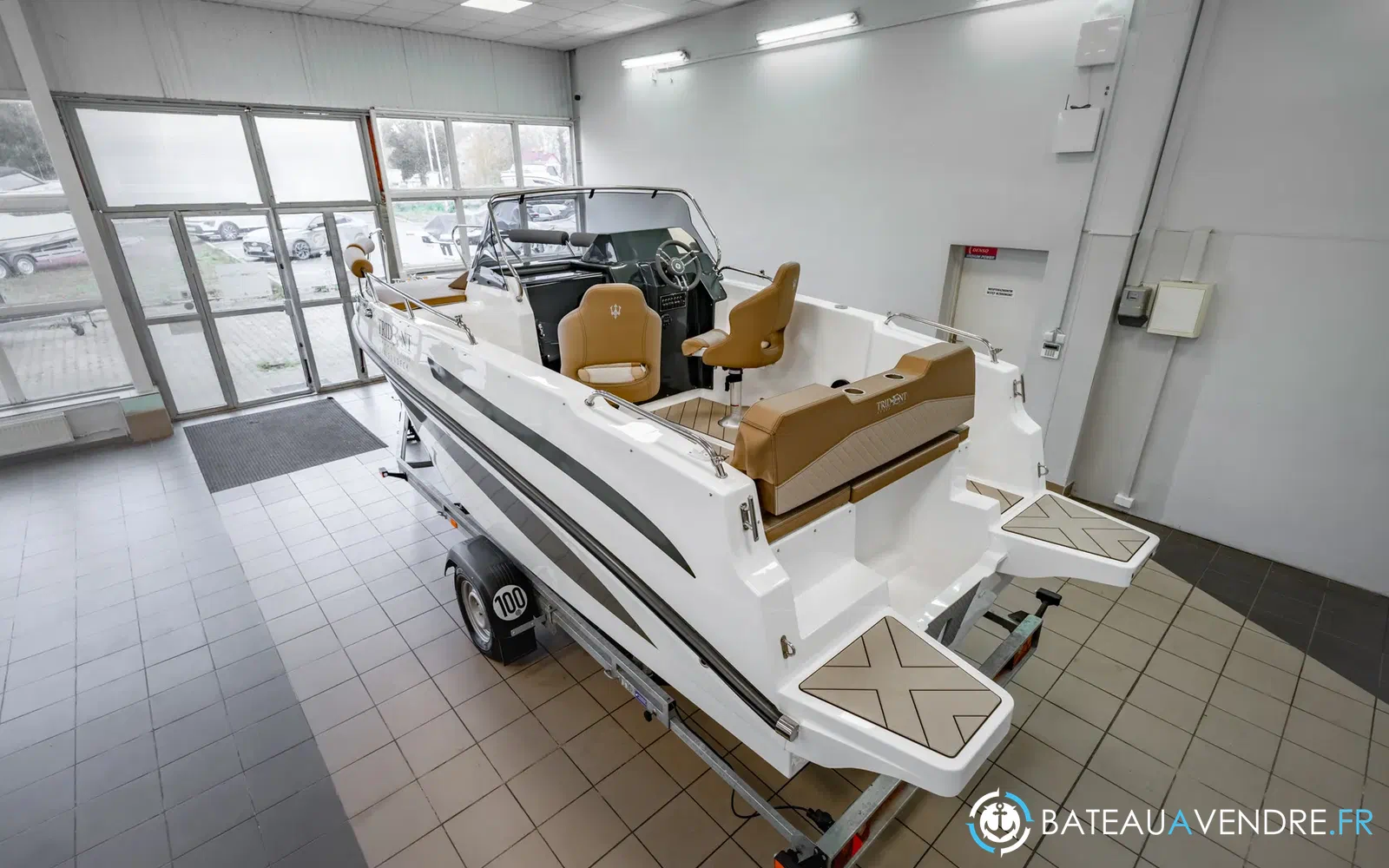 slider 2 Trident Marine 640 SUNDECK