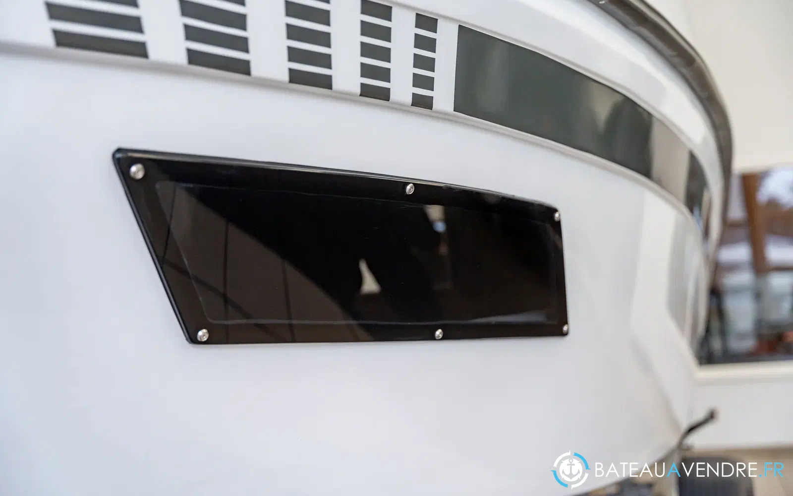 slider 28 Trident Marine 640 SUNDECK