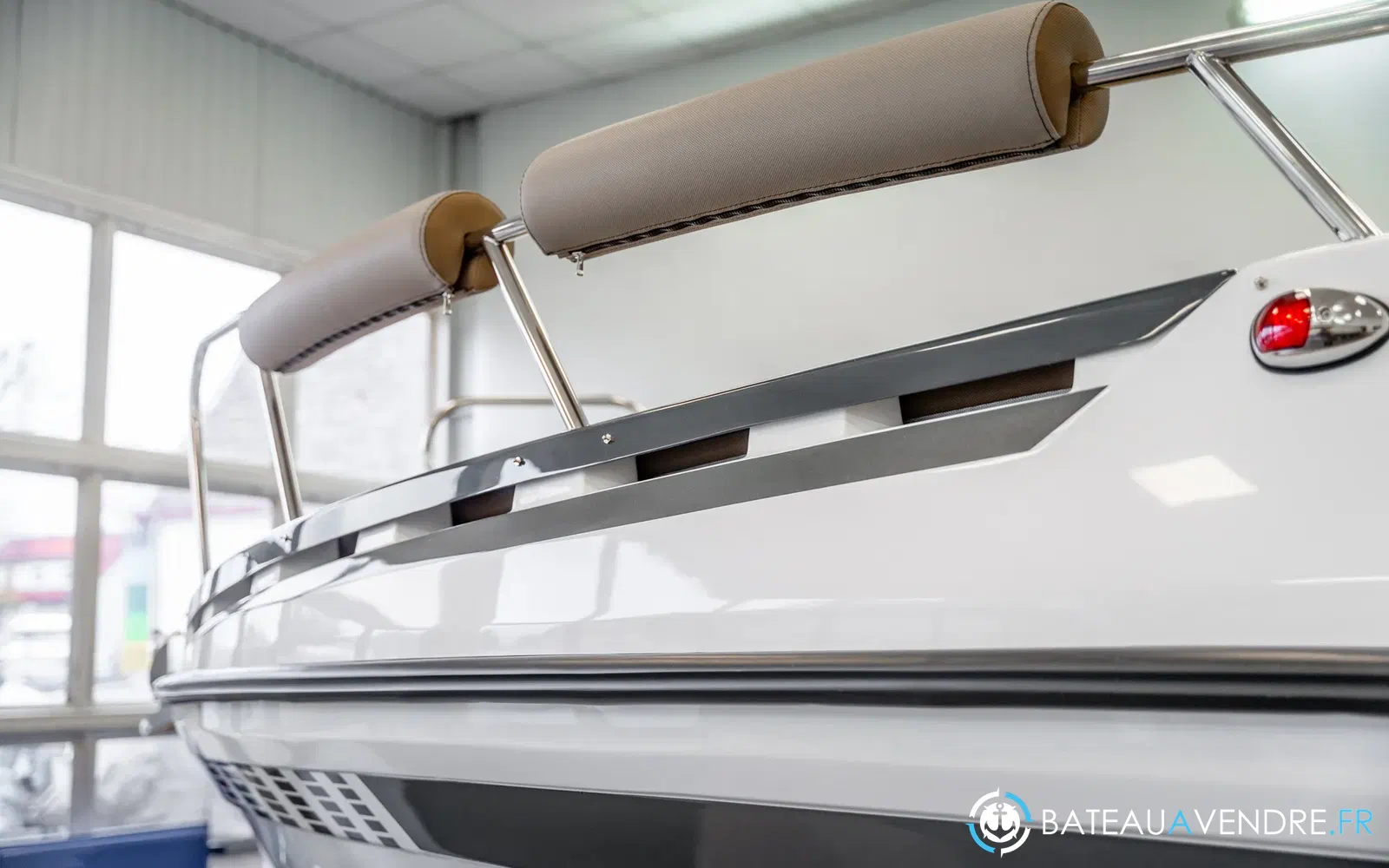 slider 30 Trident Marine 640 SUNDECK