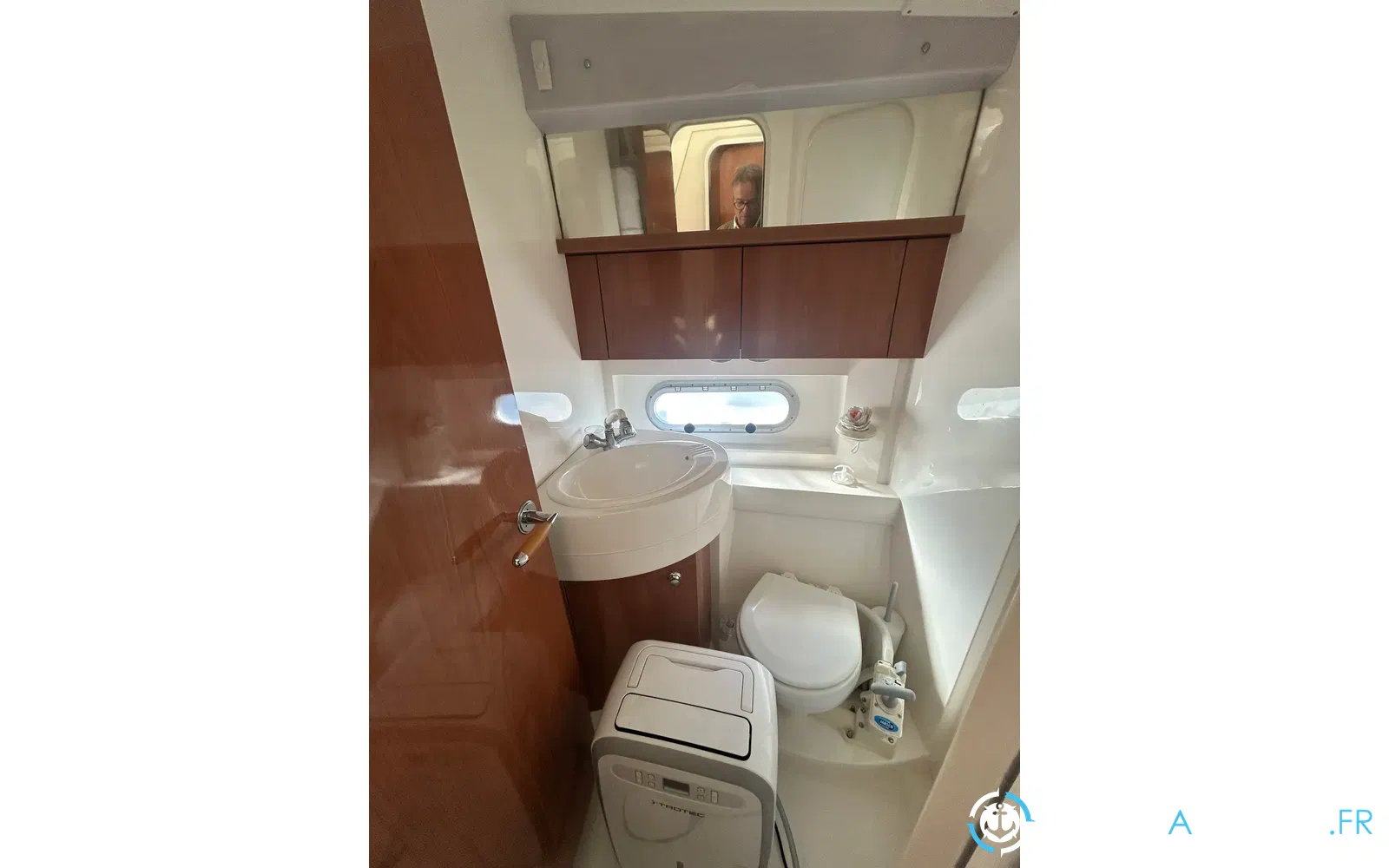 slider 10 Sealine F 34