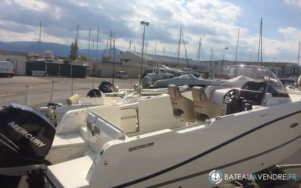 Quicksilver Activ 755 Sundeck  photo 4