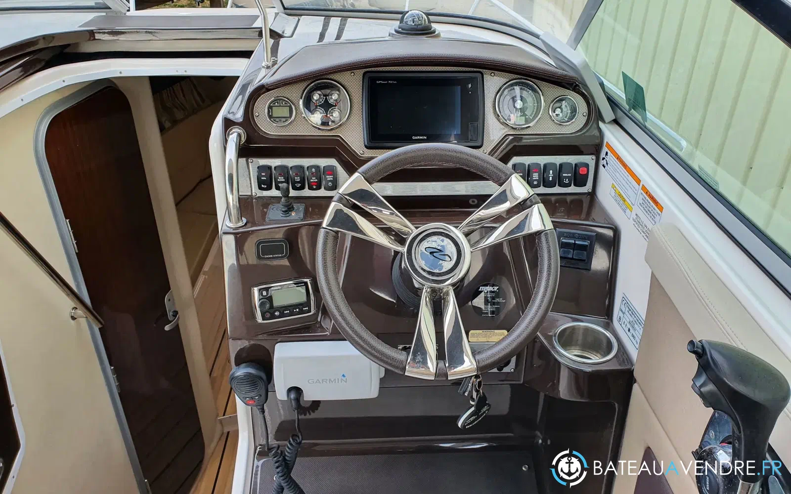 slider 8 Regal 28 Express
