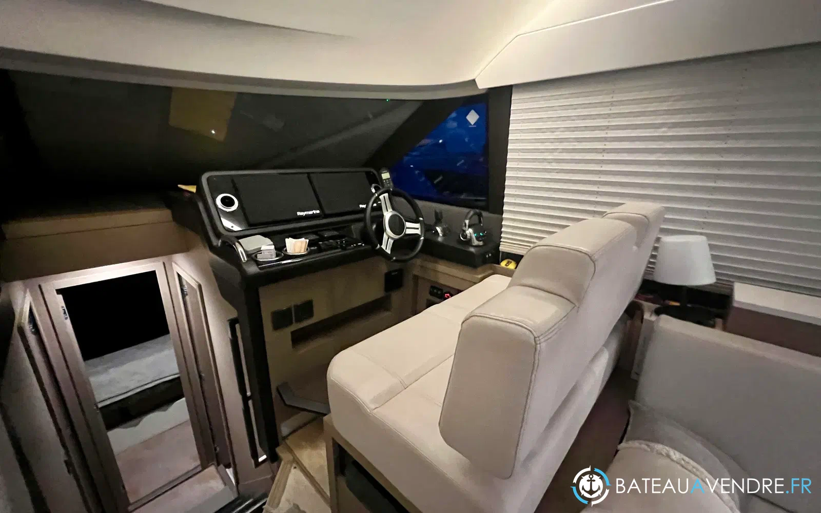 slider 4 Prestige Yachts 460 Fly