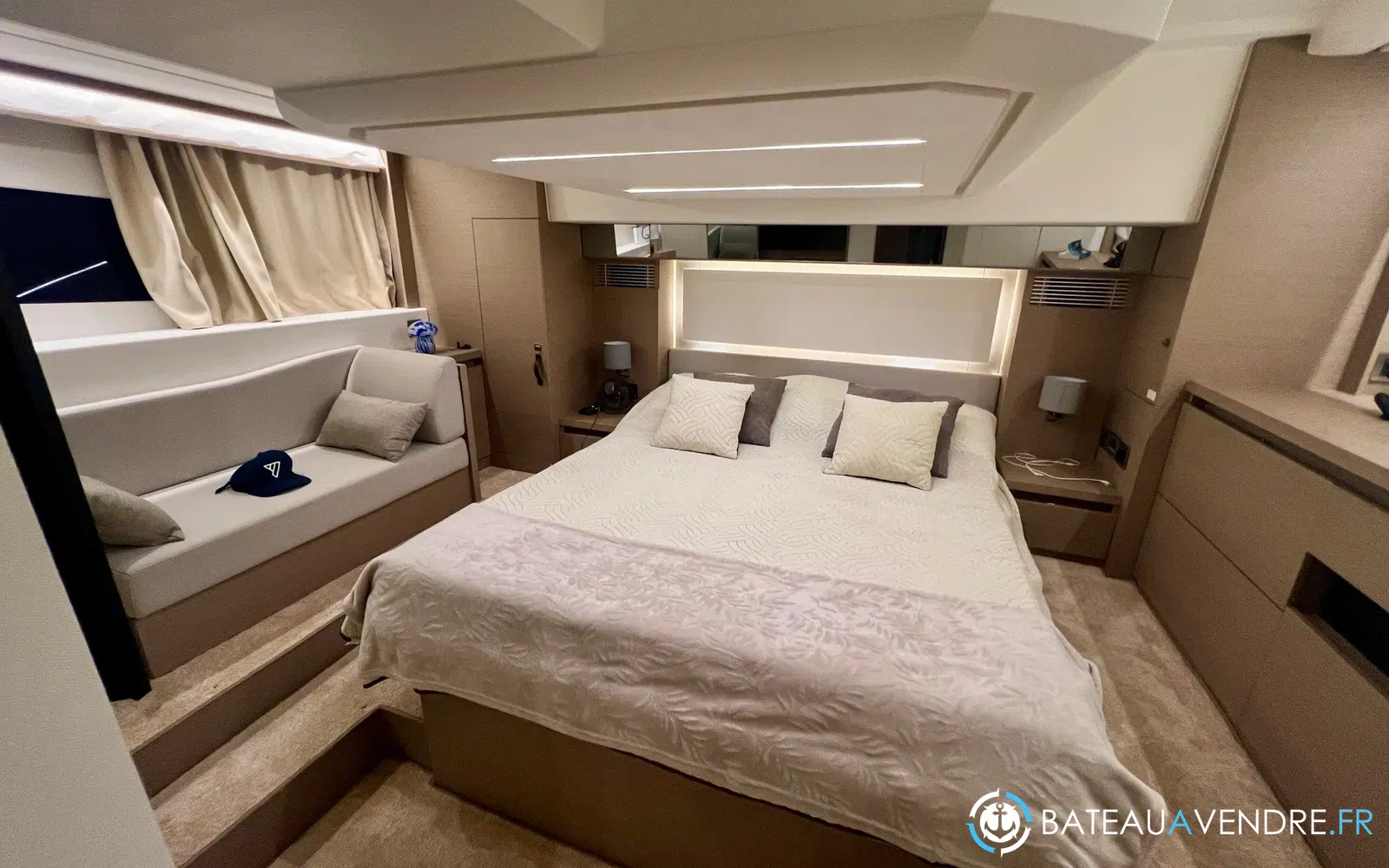slider 5 Prestige Yachts 460 Fly