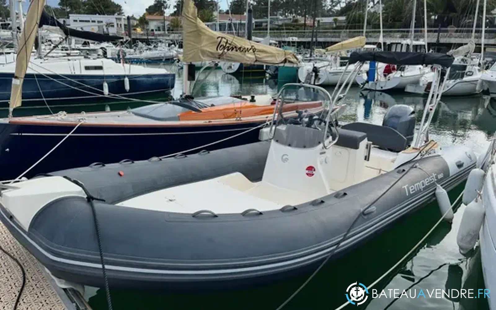slider 1 Capelli Tempest 650