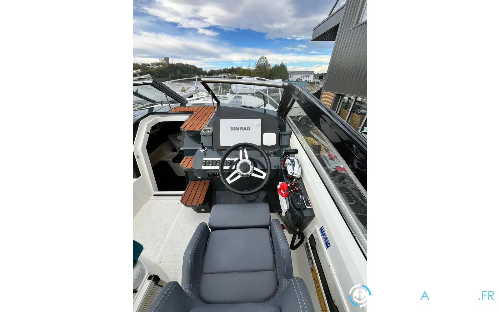 slider 4 Parker 800 Cruiser